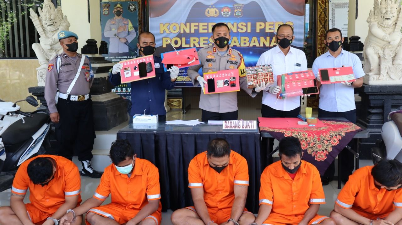 podiumnews.com-Polres Tabanan Tangkap 5 Orang Terduga Penyalahguna Narkoba 